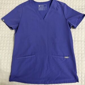 Purple Figs Casma Three Pocket Scrub Top